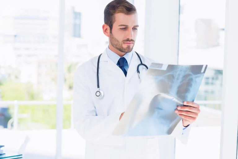 Check Up + Ακτινογραφία + ΗΚΓ από 80€